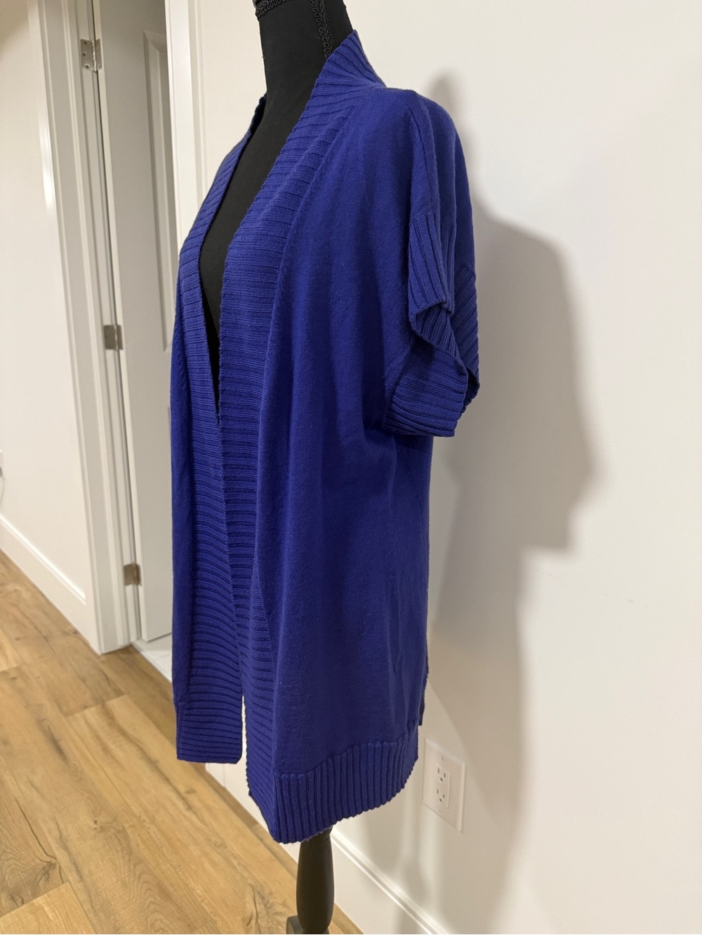 Jones New York Vintage 100% Merino Wool Cardigan XL Dark Purple HongKong Made